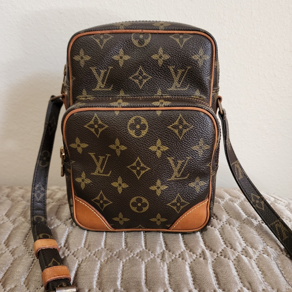 AUTHENTIC vintage Amazon PM (36 yrs.old)